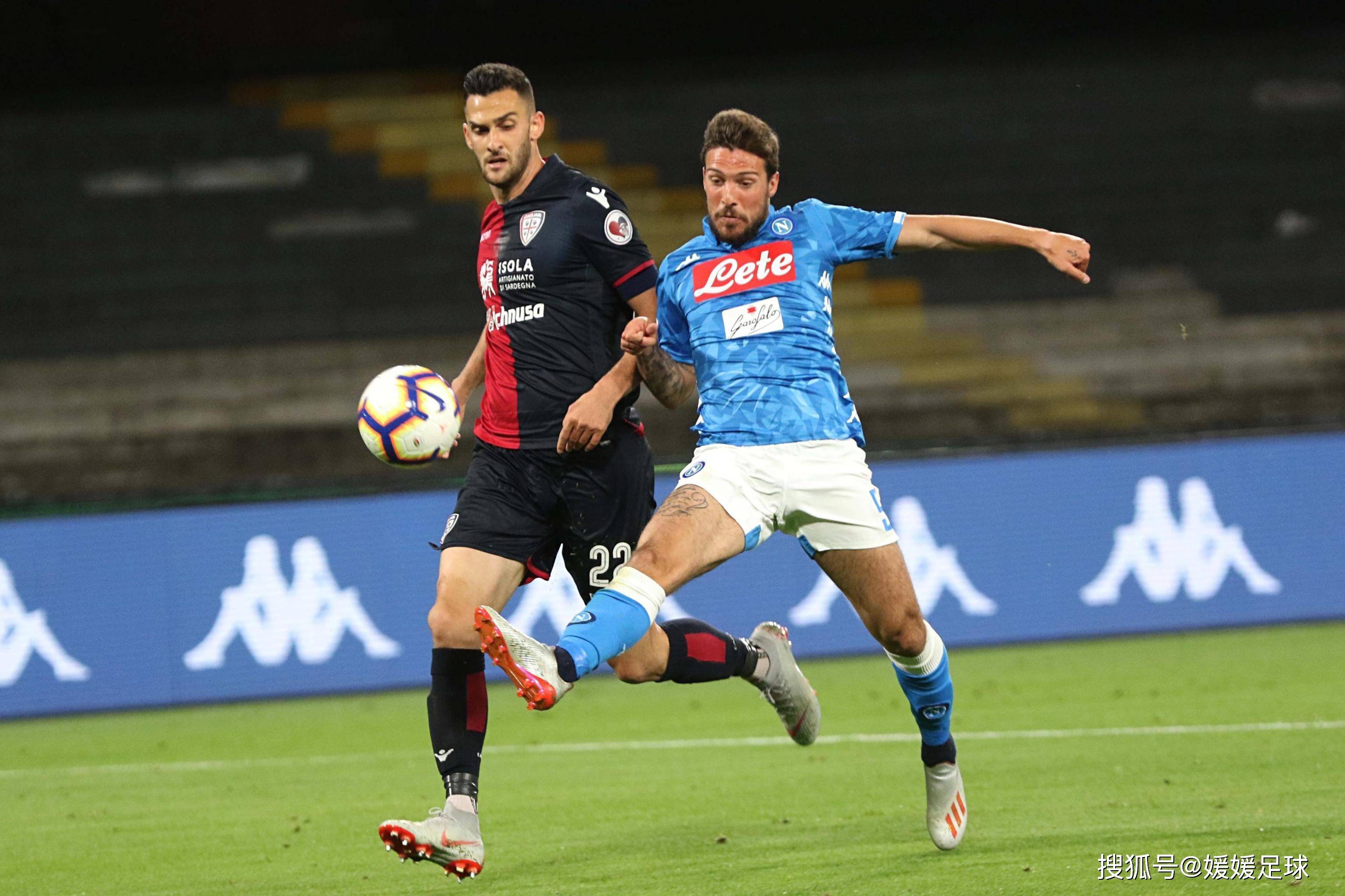 地出现在球 地出现在球